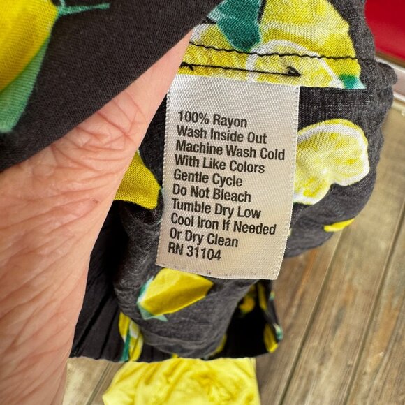 Cynthia Rowley XL Matching Sleeveless Top Shorts Outfit Yellow Black Lemons - Picture 6 of 10